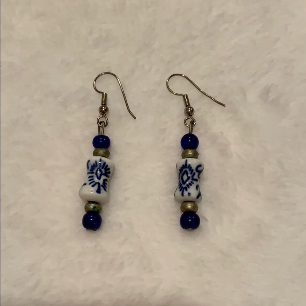Dangle earrings